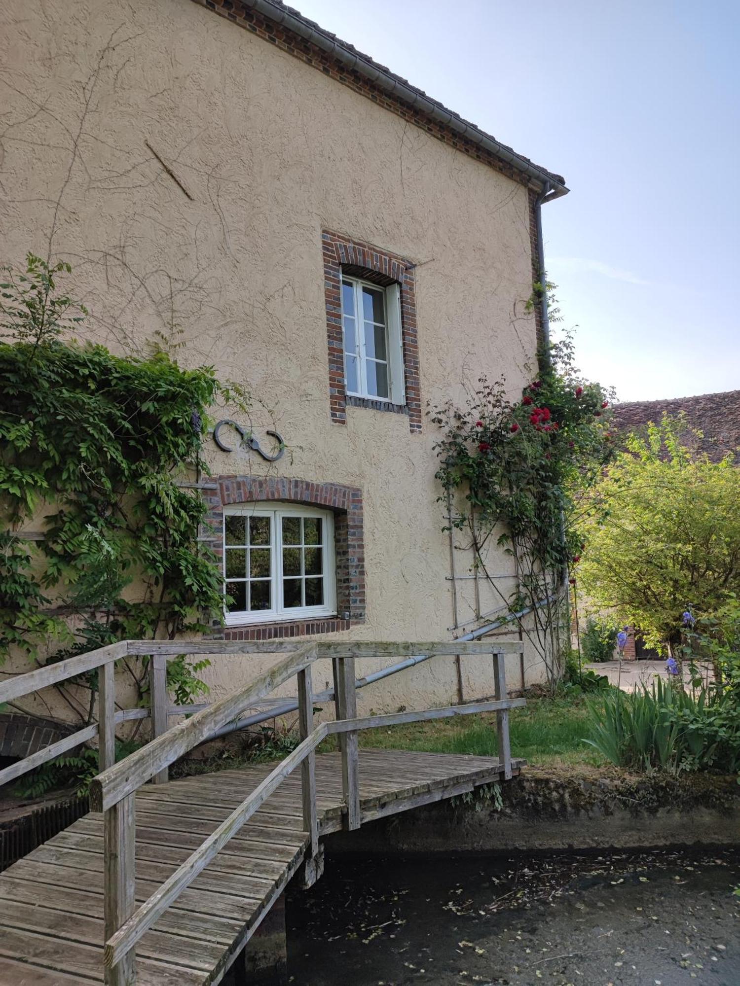 Le Moulin Grenon Acomodação com café da manhã Mézilles Exterior foto